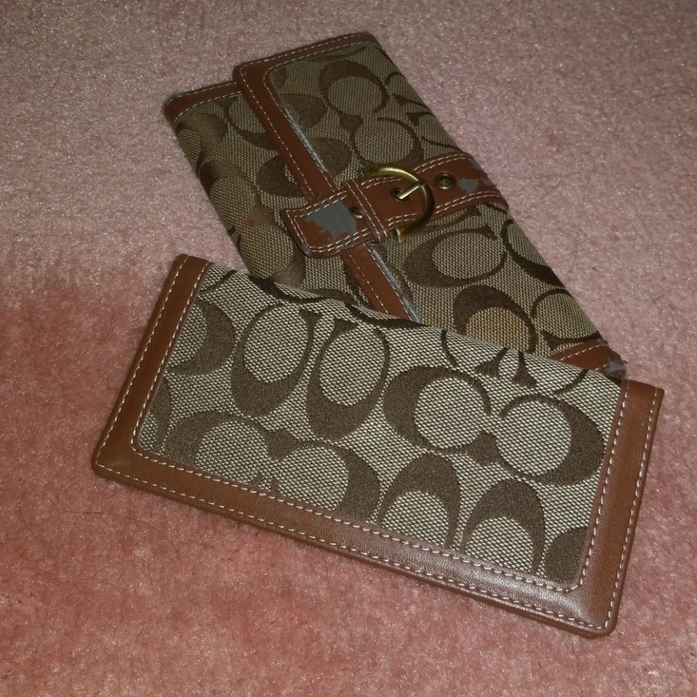 Coach wallet w/ unused check insert
